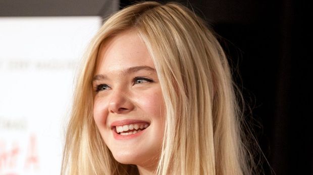 Elle Fanning Image