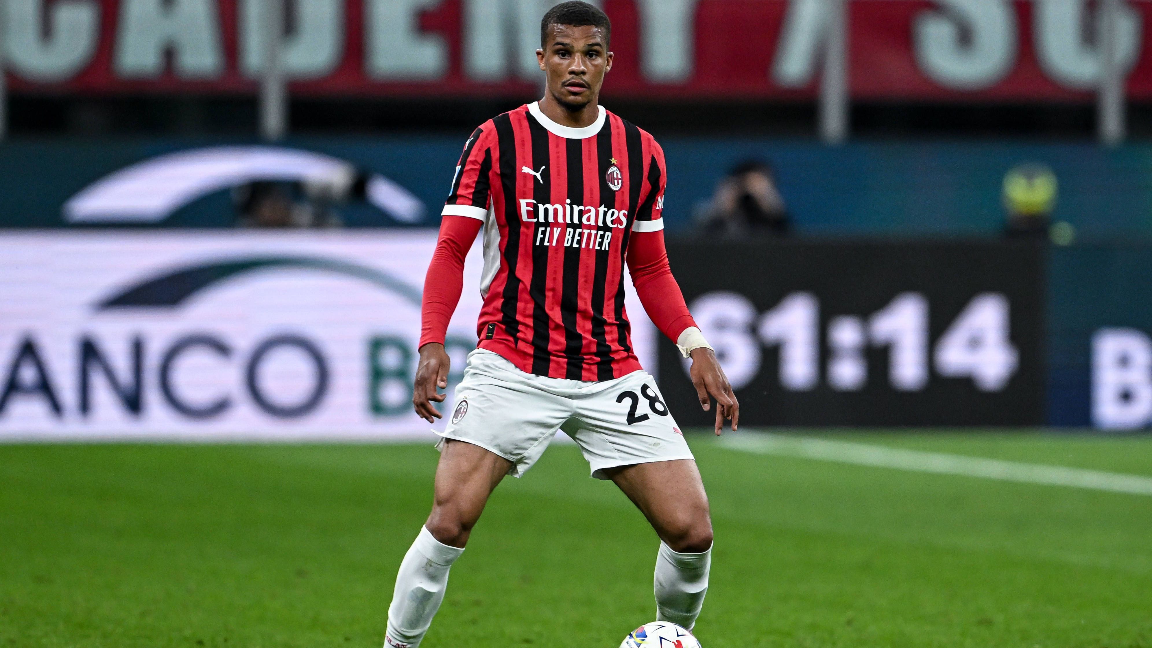 <strong>Malick Thiaw (AC Mailand)</strong><br>Newcastle United hat wohl eine vollständige Einigung mit Malick Thiaw erzielt. Einem Bericht von "sky" zufolge liegt dem deutschen Nationalspieler ein Vertrag bis 2029 bei dem Premier-League-Klub vor. Demnach laufen die Gespräche zwischen der AC Mailand und Newcastle auf Hochtouren, wobei Rossoneri-Coach Massimiliano Allegri den Innenverteidiger wohl gerne behalten würde. Das letzte Angebot der "Magpies" soll sich auf 30 Millionen Euro belaufen haben. Auch Bayer Leverkusen beobachtet den Youngster weiterhin.