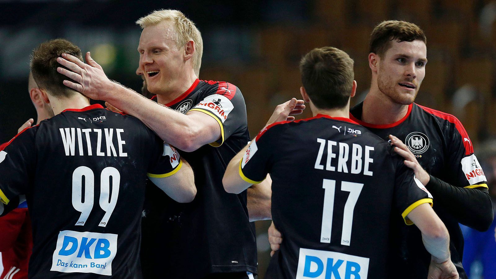 
                <strong>Handball-EM 2022: DHB-Team im Check</strong><br>
                Die deutsche Handball-Nationalmannschaft startet am Freitag (18 Uhr) gegen Belarus in die Handball-EM 2022 (13.-30. Januar in Ungarn und der Slowakei). Im DHB-Team hat sich im Vergleich zum letzten großen Turnier einiges verändert. ran gibt einen Überblick und benennt die Chancen der Deutschen. Sportdeutschland.TV zeigt alle Spiele der Handball-EM 2022.
              