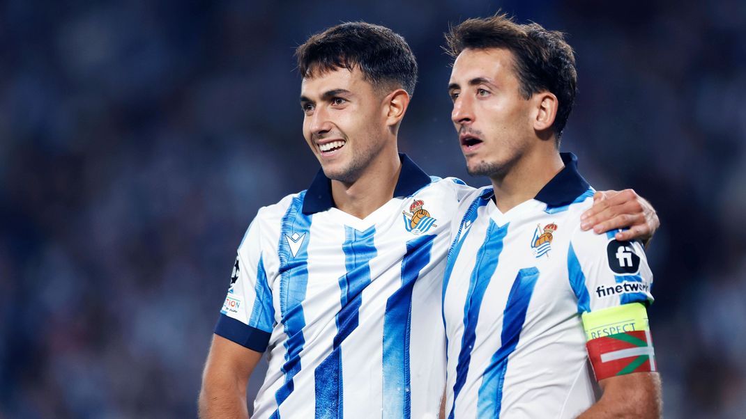 Martin Zubimendi (l.) und Mikel Oyarzabal