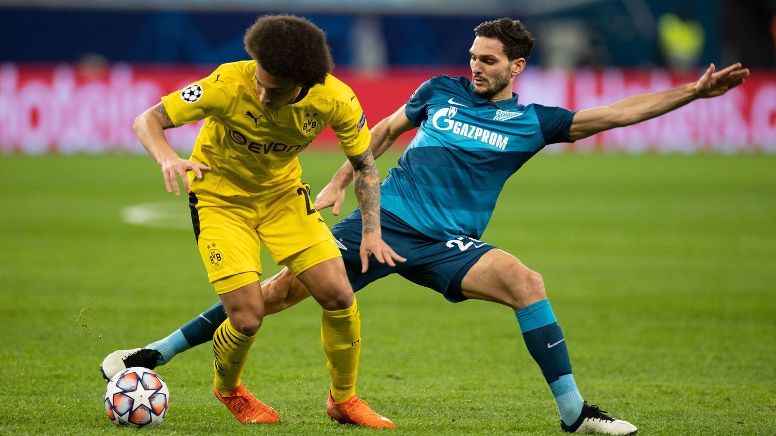 
                <strong>Axel Witsel</strong><br>
                Gegen seinen Ex-Klub verpasst der Routinier per Kopfball die Führung. Witsel verrichtet seinen Job gewohnt unaufgeregt, ist immer anspielbereit und unterstützt die jungen Kollegen. Am meisten mit seinem Linksschuss in die Maschen, der den BVB mit 2:1 in Führung bringt. ran-Note: 2
              