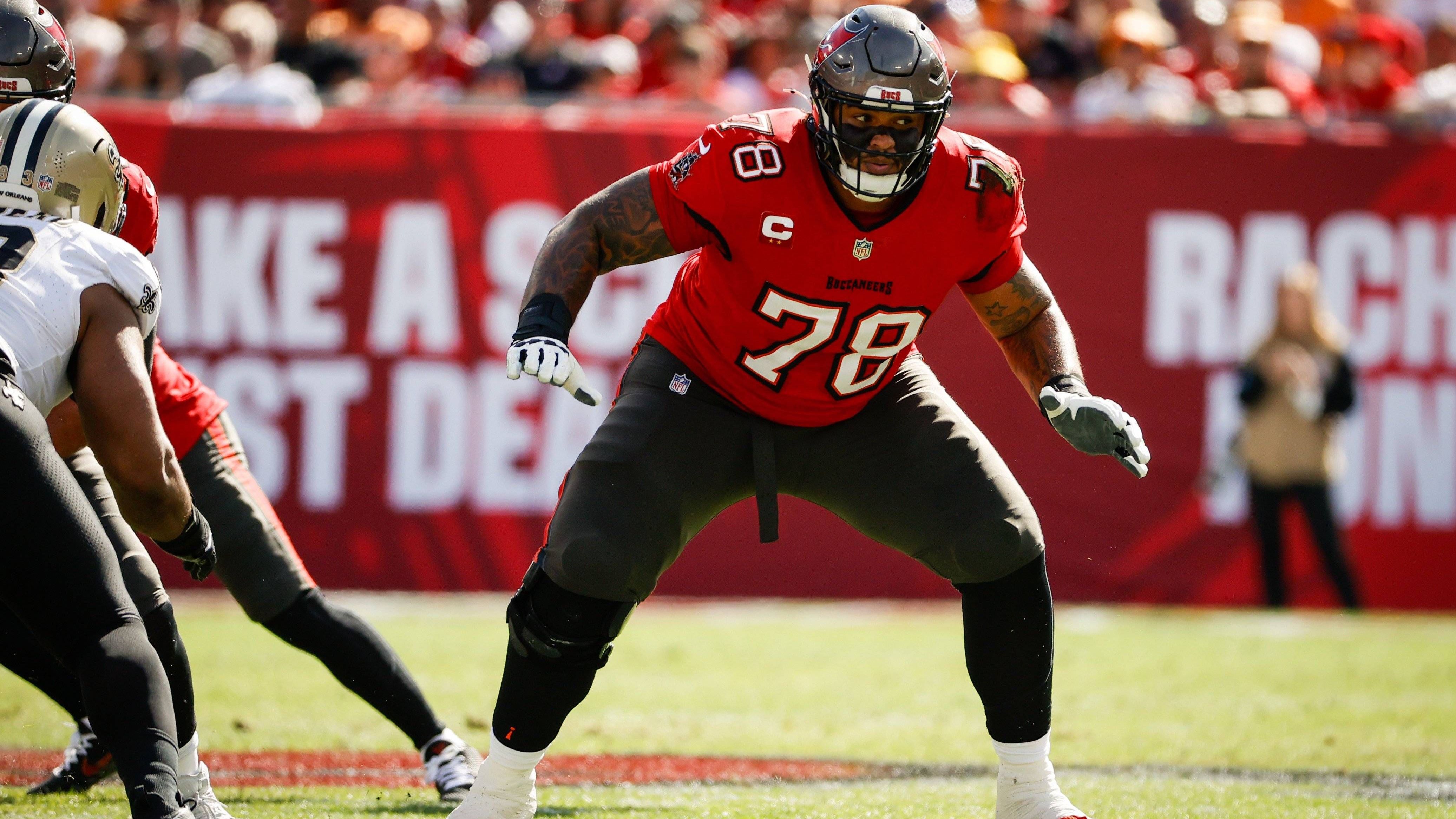 <strong>Platz 6: Tristan Wirfs (Tampa Bay Buccaneers/Offensive Tackle)</strong><br>- Vertrag bis: 2029<br>- Durchschnittsgehalt: 28.120.000 US-Dollar<br>- Gesamtgehalt: 140.600.000 US-Dollar