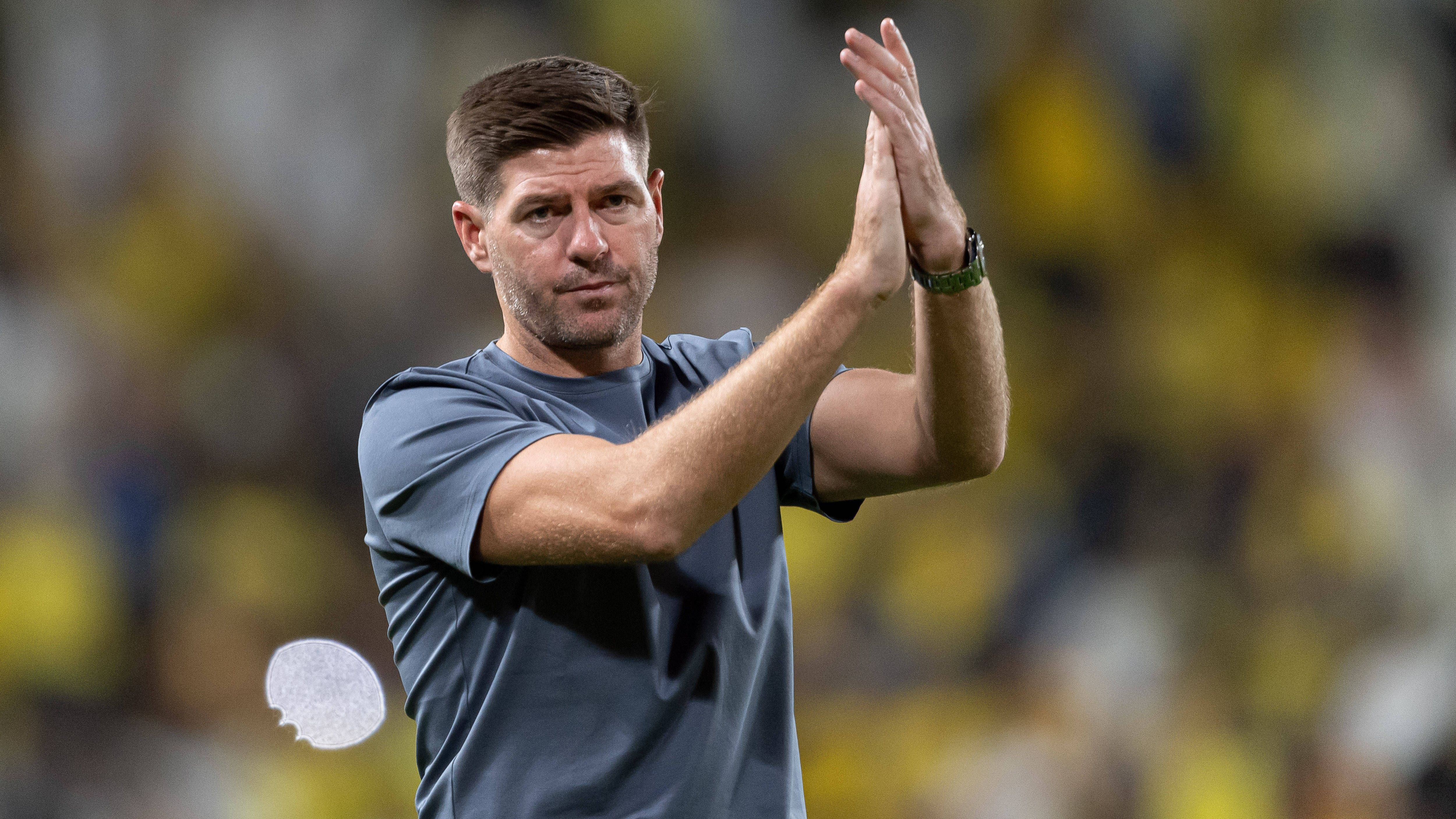 <strong>Steven Gerrard (Al-Ettifaq)</strong><br>Steven Gerrard gehört zu den größten Legenden des Klubs, war von 2017 bis 2018 als Trainer in der Jugend von Liverpool tätig und galt als zukünftiger LFC-Coach. Während er die Glasgow Rangers 2020/21 ohne Niederlage zur ersten Meisterschaft nach zehn Jahren führte, verlief seine Zeit bei Aston Villa (2020-2021) enttäuschend. Momentan ist er in Saudi-Arabien für Al-Ettifaq tätig.