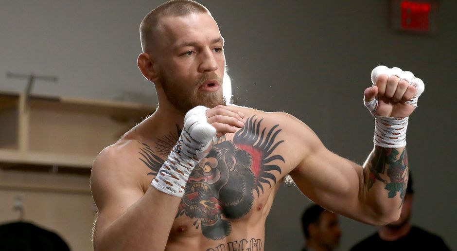
                <strong>McGregor vor dem Kampf</strong><br>
                Der eigentliche UFC-Kämpfer Conor McGregor bereitet sich in seiner Kabine ein letztes Mal vor.
              