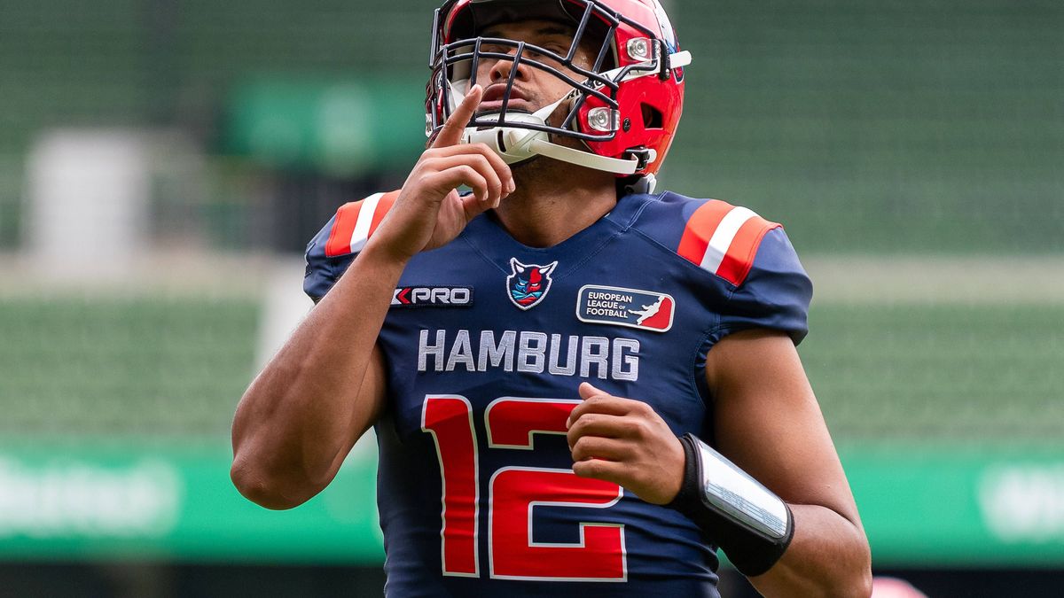 Taulia Tagovailoa (Hamburg Sea Devils 12), Hamburg Sea Devils vs. Stuttgart Surge, American Football, European League of Football, Spieltag 3, Saison 2025, 31.05.2025, Hamburg Sea Devils vs. Stuttg...