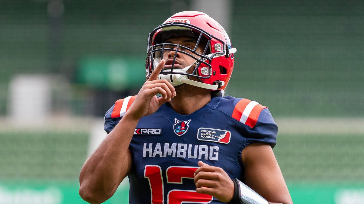 Taulia Tagovailoa (Hamburg Sea Devils 12), Hamburg Sea Devils vs. Stuttgart Surge, American Football, European League of Football, Spieltag 3, Saison 2025, 31.05.2025, Hamburg Sea Devils vs. Stuttg...