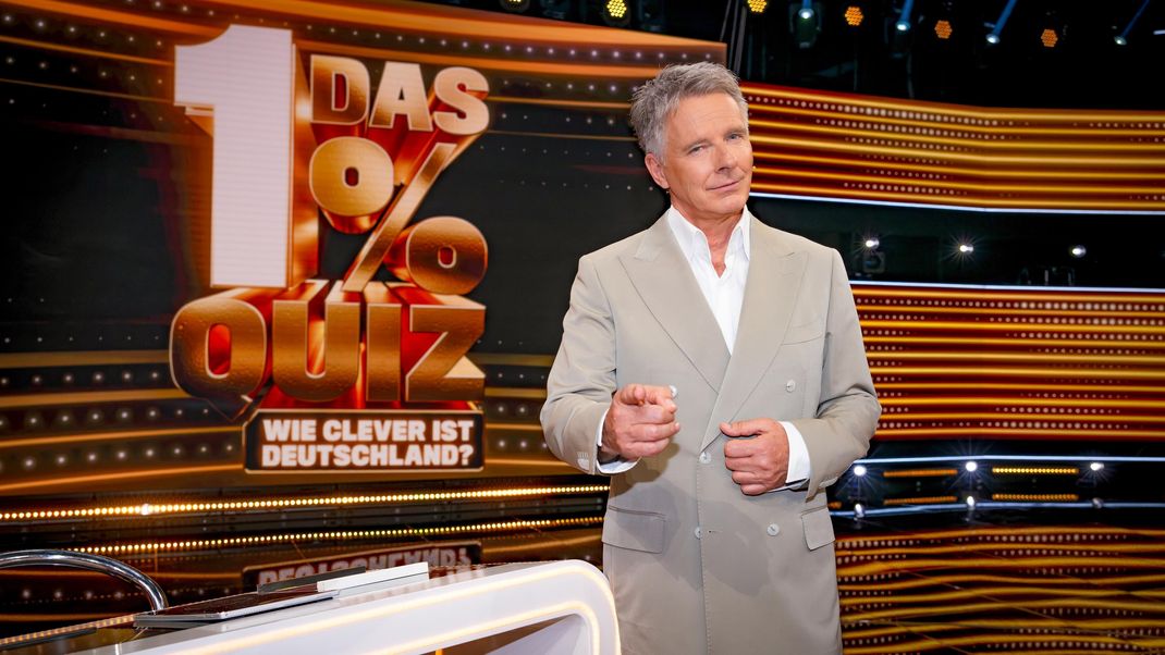 Quizmaster Jörg Pilawa testet das Wissen der Deutschen: Wie clever sind die 100 Kandidat:innen im Studio im Vergleich zum Rest Deutschlands?