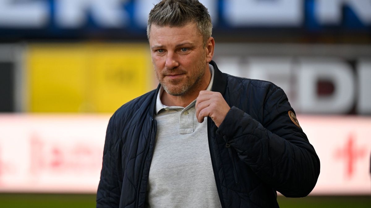 Paderborn, Home Deluxe Arena, 19.01.25, GER, Herren, 2.Bundesliga, Saison 2024-2025, SC Paderborn 07 - Hertha BSC Berlin Bild: Trainer Lukas KWASNIOK (Paderborn) Only for editorial use! DFL regulat...