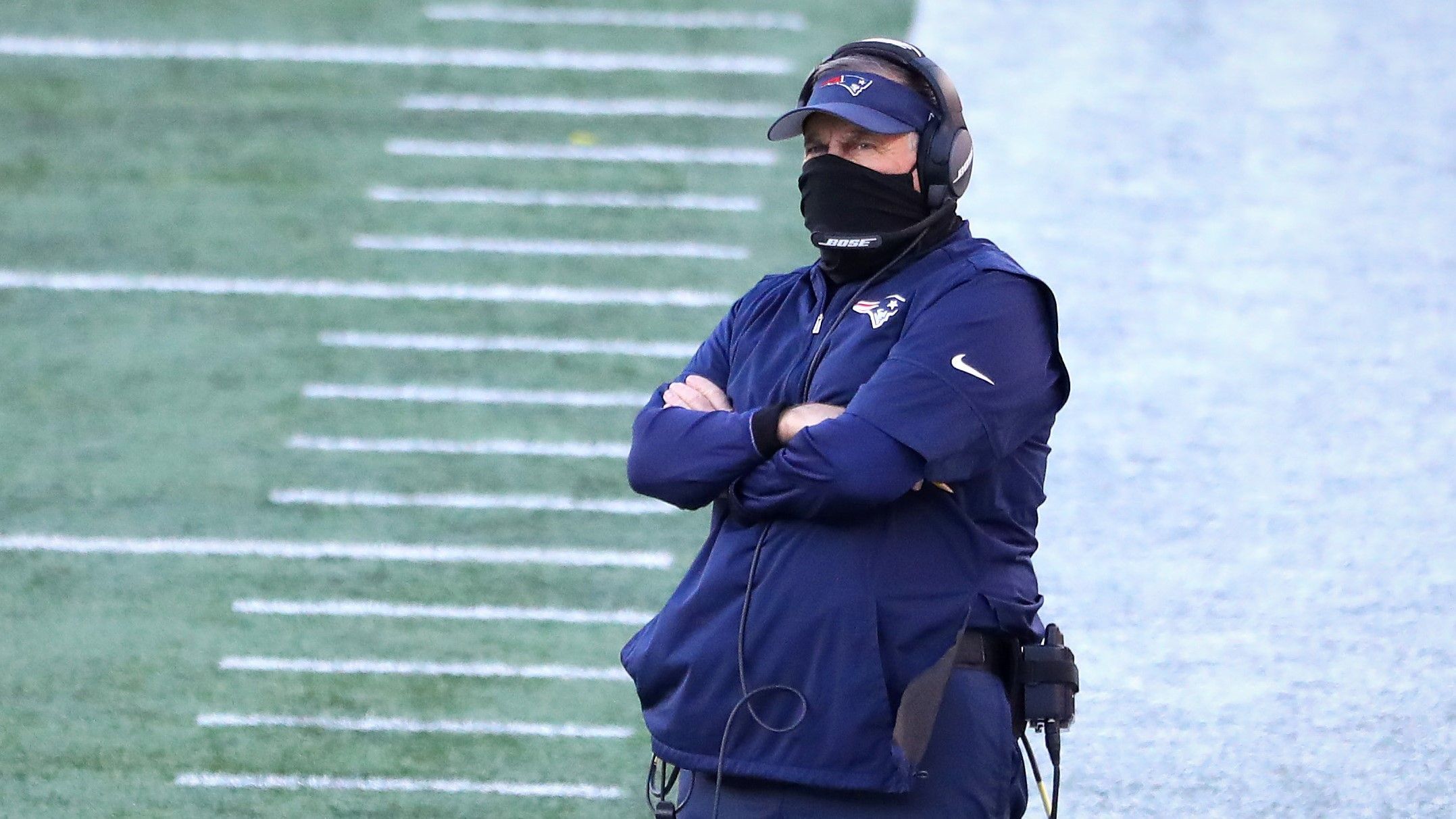 
                <strong>Week 13: Belichick als erster Trainer in 50 verschiedenen Stadien siegreich</strong><br>
                Laut einer Statistik von "CBS Sports" ist Bill Belichick mit dem Sieg der New England Patriots über die Los Angeles Chargers am Sonntag der erste und einzige Head Coach in der Geschichte der NFL, der in 50 verschiedenen Stadien erfolgreich war. Die beiden verbliebenen Stadien, in denen Belichick noch nicht gewonnen hat, sind zugleich auch zwei, die zu den neuesten der Liga gehören. Die Patriots besiegten in dieser Saison die Las Vegas Raiders nämlich im heimischen Gillette-Stadium und nicht im Allegiant-Stadium. Auch im U.S. Bank Stadium in Minnesota, wo die Patriots 2018 im Super Bowl gegen die Philadelphia Eagles verloren, hat er noch keinen Sieg eingefahren.
              