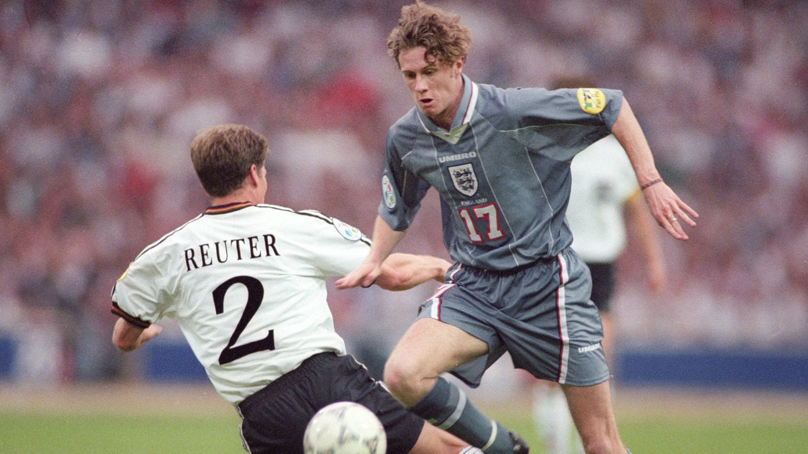 
                <strong>EM 1996: England - Deutschland 1:1 (1:1, 1:1) n.V., 5:6 i.E.</strong><br>
                ... So stand es im Wembley-Stadion nach 120 Minuten 1:1, wieder mal musste das Elfmeterschießen die Entscheidung bringen ... 
              