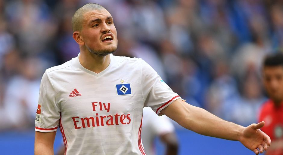 
                <strong>Kyriakos Papadopoulos</strong><br>
                Neuer Verein: Hamburger SVAlter Verein: Bayer LeverkusenAblösesumme: 6,5 Millionen Euro
              