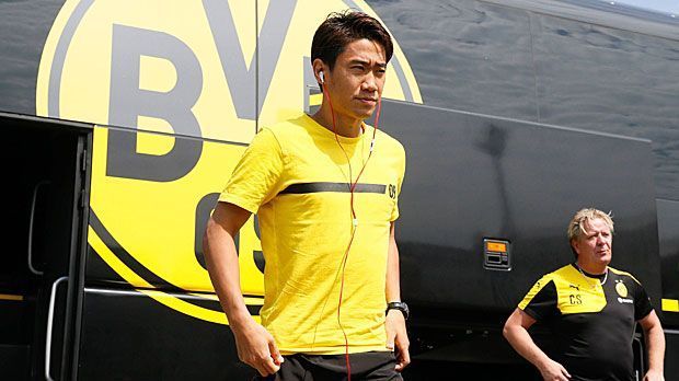 
                <strong>Shinji Kagawa (Borussia Dortmund)</strong><br>
                Shinji Kagawa (Borussia Dortmund): Der japanische Fan-Favorit wird beim BVB 2014 nach seiner Rückkehr von Manchester United fast wie ein Heiliger empfangen. 2011 und 2012 hat er großen Anteil an den Meistertiteln sowie dem Pokalsieg der Schwarz-Gelben. Doch seine zweite BVB-Zeit steht - zumindest im ersten Jahr - unter keinem guten Stern.
              