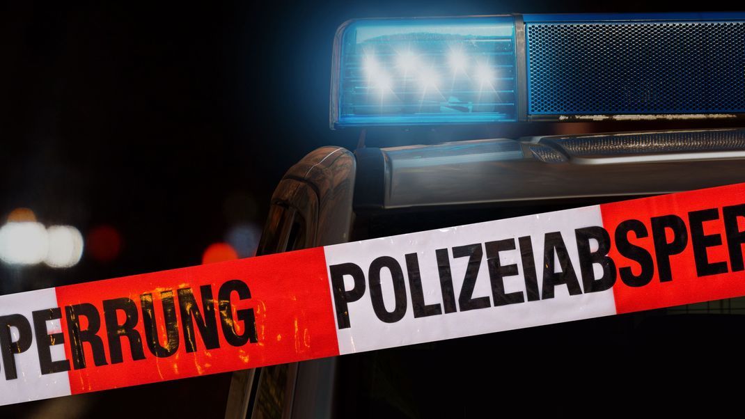Bei einem Busunglück in Österreich kam eine Frau ums Leben. (Symbolbild)