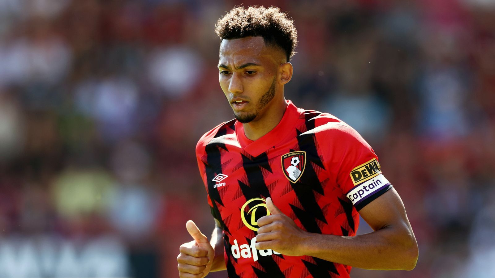 
                <strong>AFC Bournemouth</strong><br>
                &#x2022; Kapitän: Lloyd Kelly<br>&#x2022; Im Verein seit: Juli 2019<br>
              