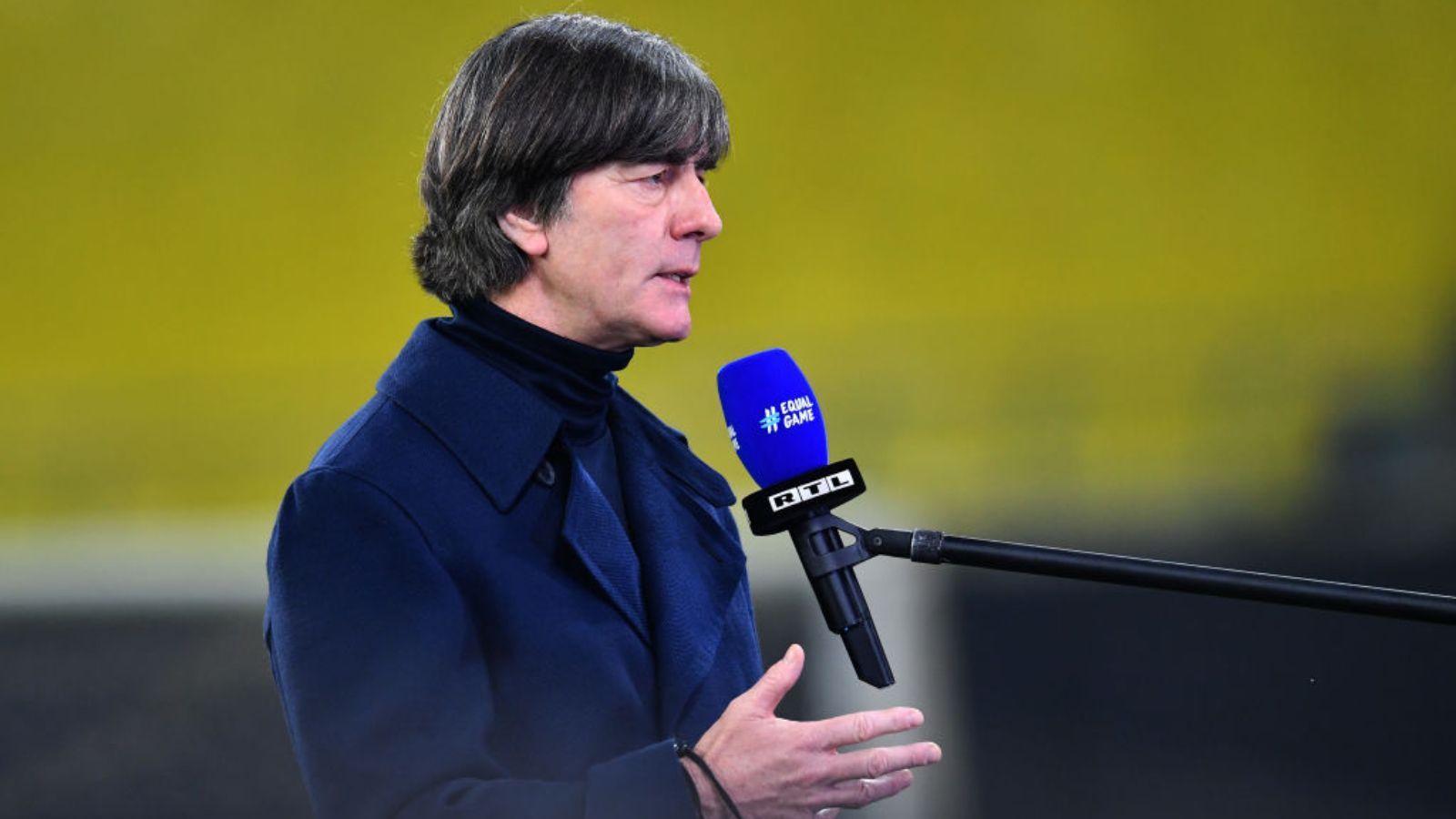 
                <strong>Weltrekord an Turniersiegen</strong><br>
                In seiner Amtszeit hat Joachim Löw zudem einen Weltrekord aufgestellt. In 34 Spielen bei WM- und EM-Endrunden holte Joachim Löw 23 Siege, beides bisher international unerreichte Werte. Und bei der EM im Sommer - sofern sie stattfindet - werden ja noch mindestens drei Spiele dazukommen.
              