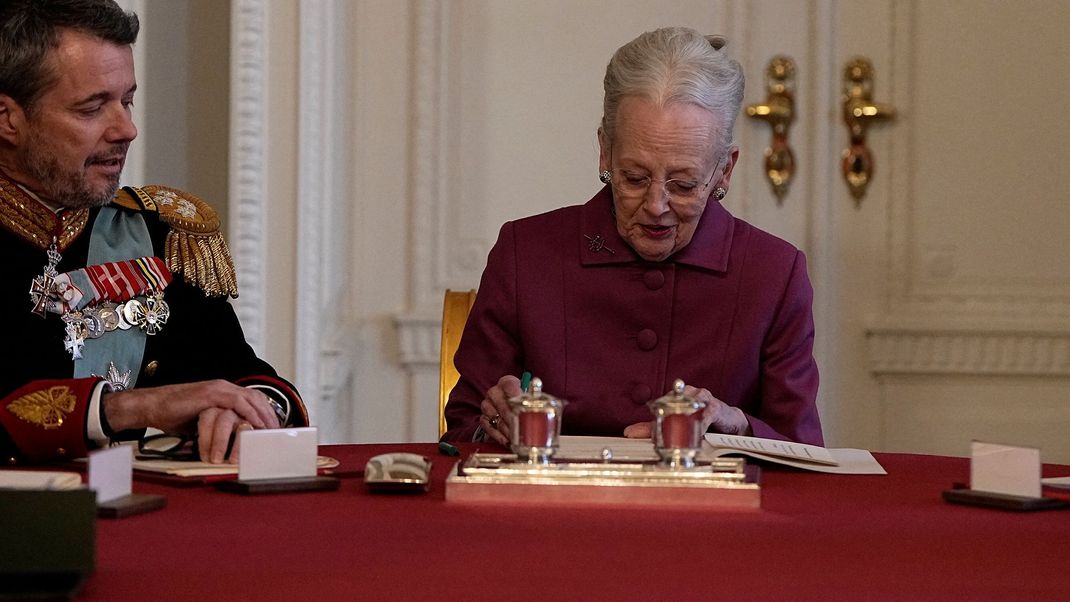 Margrethe II. unterschreibt Abdankung, Frederik X. folgt ihr auf den Thron