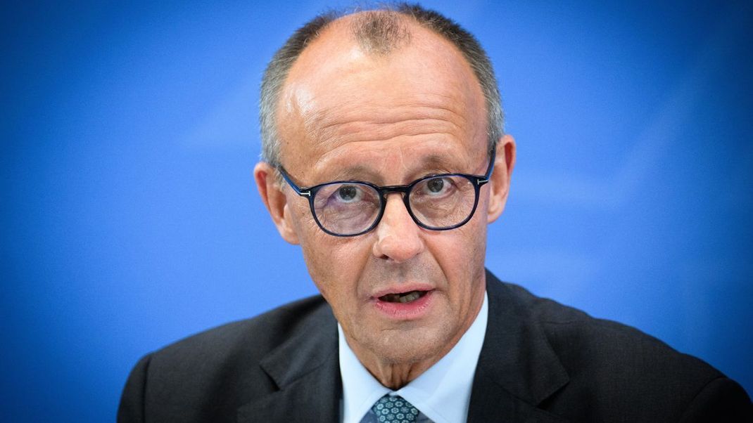 Bundeskanzler Friedrich Merz steht mit seinem "Herbst der Reformen" unter Druck – die Bevölkerung glaubt kaum an Fortschritte.