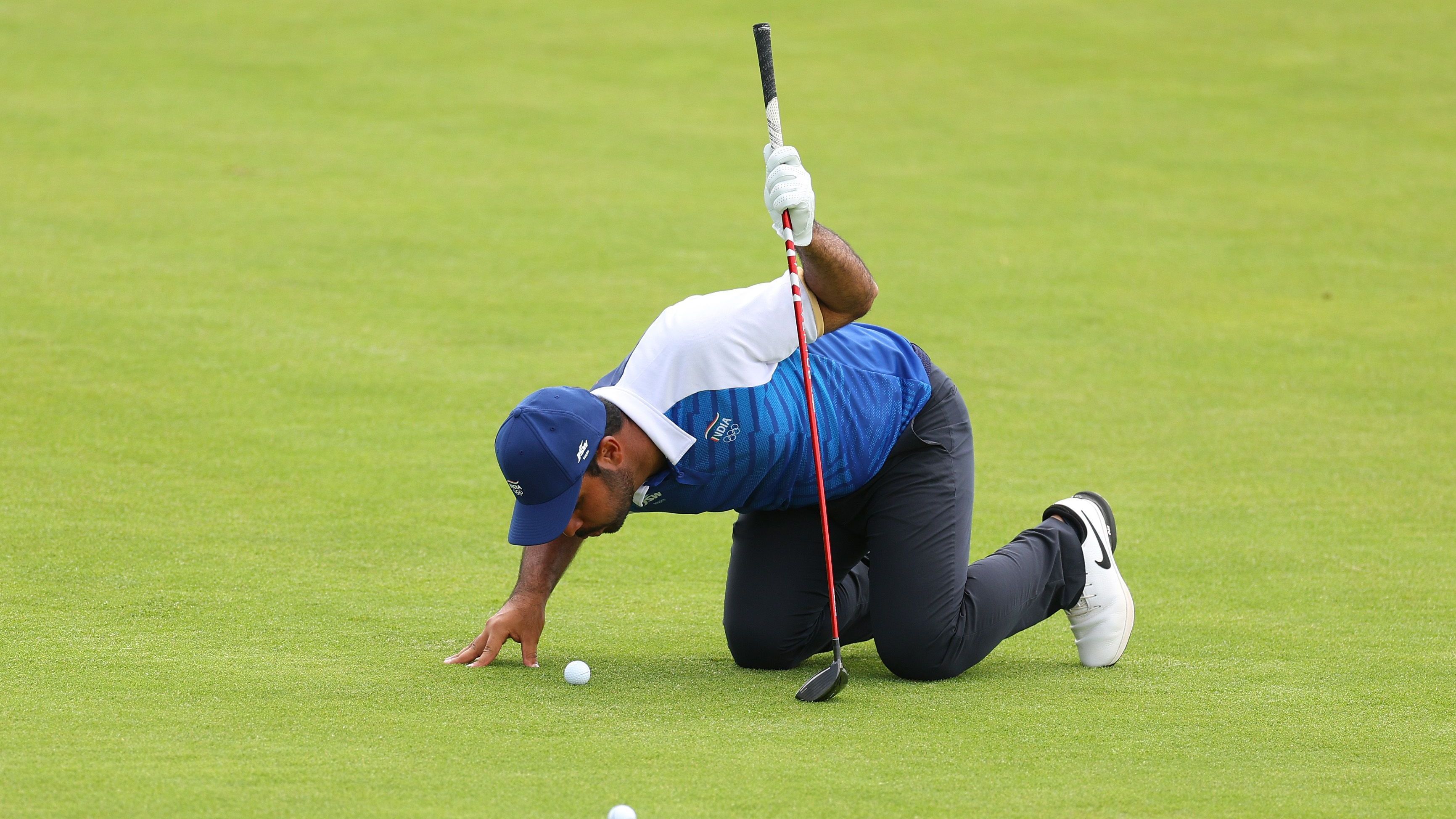 <strong>Olympia 2024: Die besten Bilder des neunten Tages</strong><br>Ganz genau hinsehen musste hier Golfer Shubhankar Sharma.