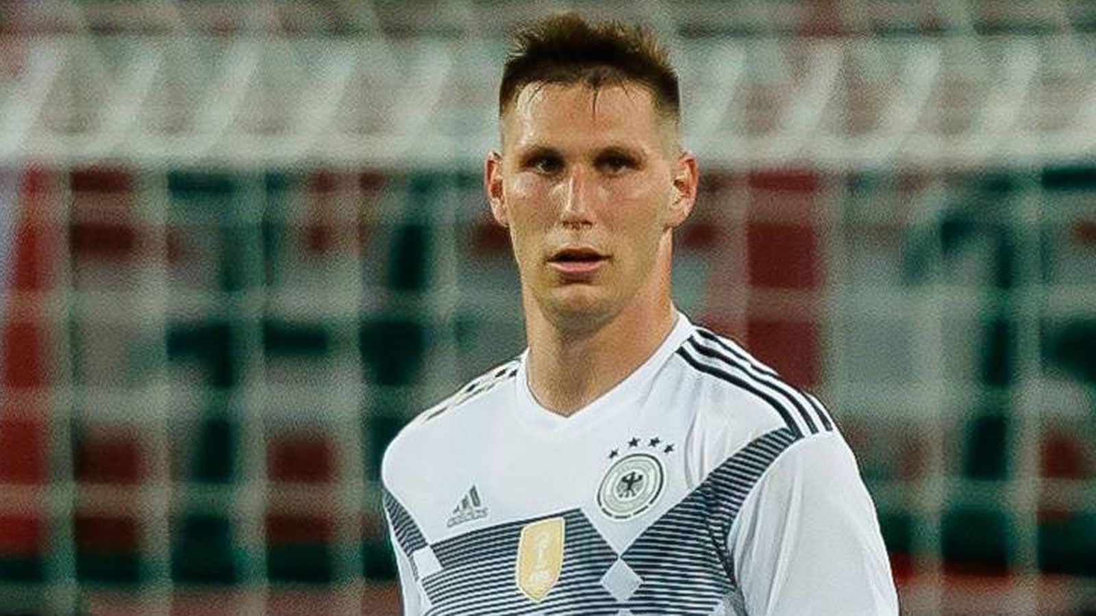 
                <strong>Niklas Süle</strong><br>
                Kommt in der 46. Minute für Boateng. Schließt sich dem mäßigen Niveau an. ran-Note: 4
              