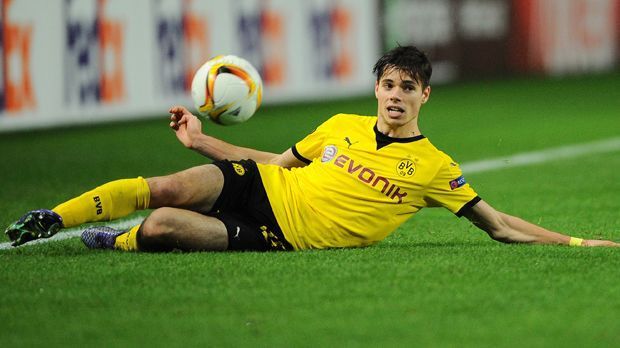 
                <strong>Platz 10: Julian Weigl (Borussia Dortmund) - 81 Prozent</strong><br>
                Platz 10: Julian Weigl (Borussia Dortmund) - 81 Prozent. Wer hätte das vor der Saison gedacht? Der Neuzugang von 1860 München spielt beim BVB eine immense Rolle. So kommt Weigl auf 81 Prozent der höchstmöglichen Spielminuten.
              