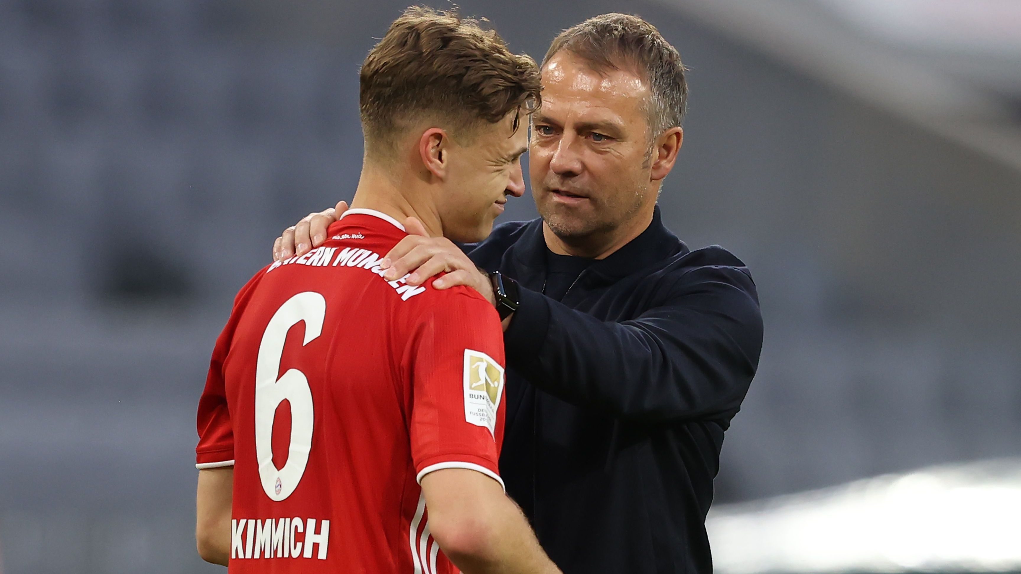 <strong>Joshua Kimmich (FC Barcelona)</strong><br>Mit 29 Jahren stand Joshua Kimmich im Sommer 2024 vor der möglichen Grundsatzentscheidung, noch mal etwas Neues in seiner Karriere zu versuchen. Der Bayern-Star blieb aber letztlich den Münchnern treu. Dabei hätte es eine spannende Wiedervereinigung mit Hansi Flick geben können. Er wollte seinen einstigen FCB-Schützling wohl zu seinem neuen Klub FC Barcelona locken.