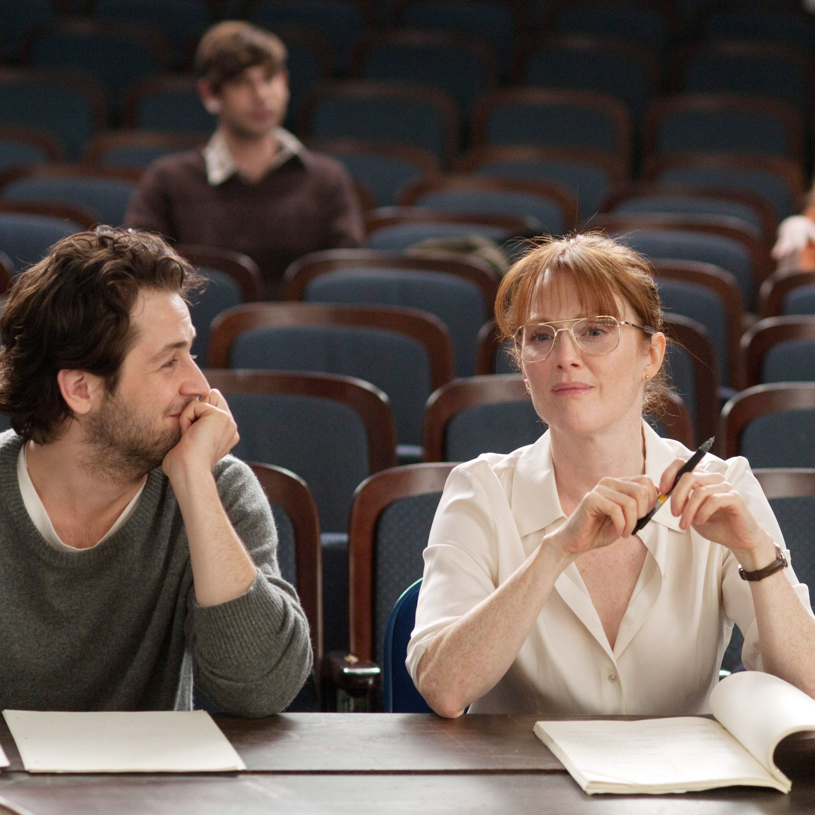 Michael Angarano und Julianne Moore spielen in der netten Tragikomödie mit.