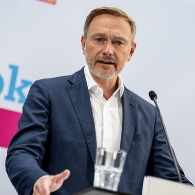 FDP-Chef Lindner hat in der Sendung Caren Miosga einen Rücktritt wegen des "D-Day"-Papiers ausgeschlossen.