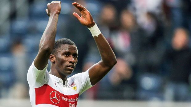 
                <strong>Antonio Rüdiger (AS Rom)</strong><br>
                Antonio Rüdiger (AS Rom): Auch beim AS Rom tummelt sich ein Deutscher. Der Hauptstadt-Klub leiht den Stuttgarter Verteidiger für ein Jahr aus. Bei einer bestimmten Anzahl von Einsätzen tritt automatisch eine Kaufoption in Kraft, die Rüdiger für vier weitere Jahre an die Roma bindet.
              