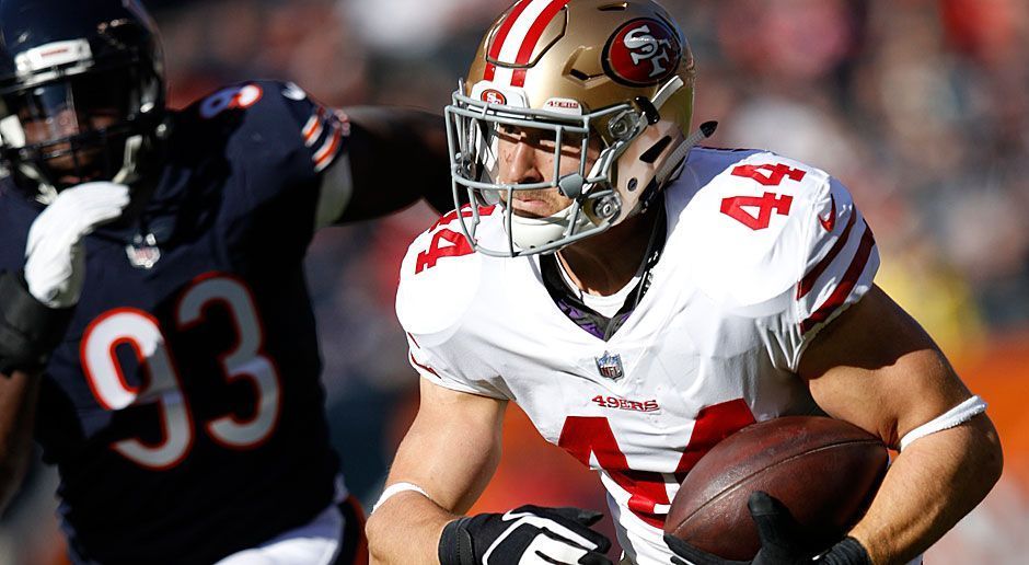 
                <strong>Fullback: Kyle Juszczyk (San Francisco 49ers)</strong><br>
                Nach vier Jahren in Baltimore unterschrieb das 109-Kilo-Kraftpaket bei den 49ers einen Rekordvertrag für seine Position. Und Juszczyk performt wie erhofft: In seinen elf Einsätzen brachte er seinem Team 235 Yards Raumgewinn und erzielte einen Touchdown. Für den neuen Starting-Quarterback Jimmy Garoppolo ist er bereits eine wichtige Anspielstation.
              