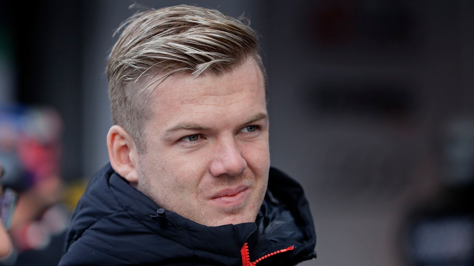 
                <strong>Nick Cassidy</strong><br>
                Cassidy habe die Formel E von Beginn an verfolgt, "hätte aber nie gedacht, dass mich der Karrierepfad dorthin führen würde. Ich habe in Japan so viel erreicht und kennengelernt, dass ich das Gefühl hatte, es wäre an der Zeit für etwas Neues. Jetzt lautet mein Ziel, eine ähnliche Arbeit zu leisten. Die Formel E bedeutet eine riesengroße Herausforderung, die man nicht unterschätzen darf. Auf dem Papier ist die Formel E eine der härtesten Serien im Motorsport."
              