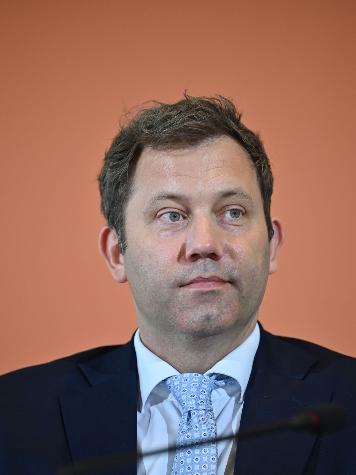 Bundesfinanzminister Lars Klingbeil will deutlich mehr Geld in die Sicherheit Deutschlands stecken.