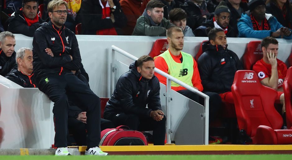 
                <strong>Jürgen Klopp sitzt</strong><br>
                Da wird selbst der sonst so feurige Klopp zum braven Sitzplatz-Zuschauer.
              