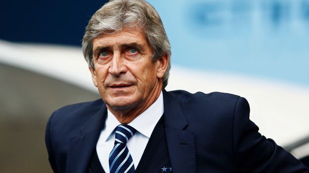 
                <strong>Manuel Pellegrini (Manchester City) </strong><br>
                Manuel Pellegrini (Manchester City): Zwar ist ManCity aktuell Tabellenführer der Premier League, in der Champions League läuft es aber immer noch nicht so richtig - zuletzt hagelt es eine 1:2-Pleite gegen Juventus. Vergangene Saison muss das Team im Achtelfinale die Koffer packen. Pellegrinis Vertrag wird trotz aller Kritik bis 2017 verlängert.
              