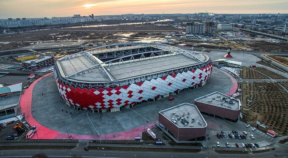 
                <strong>4. Spartak-Stadion (Moskau)</strong><br>
                Platz für: 45.360 ZuschauerNeben dem Luzhniki-Stadion die zweite Spielstätte in Moskau. Hier ist der gleichnamige Verein Spartak Moskau zuhause. Ähnlich wie die Allianz Arena in München kann das Stadion kann die Außen-Fassade verschiedene Farben annehmen. Vier Vorrunden-Partien werden hier ausgetragen
              