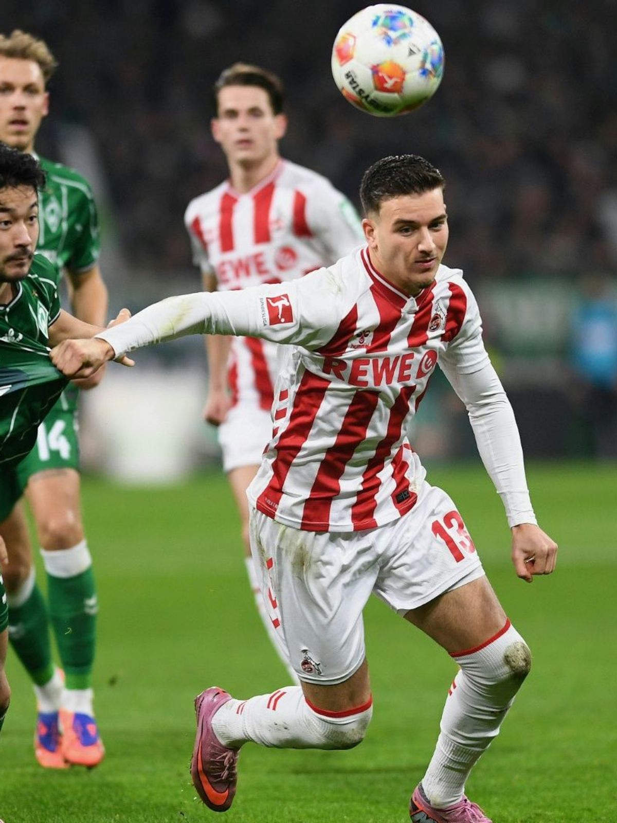 Umkämpftes Spiel im Weserstadion