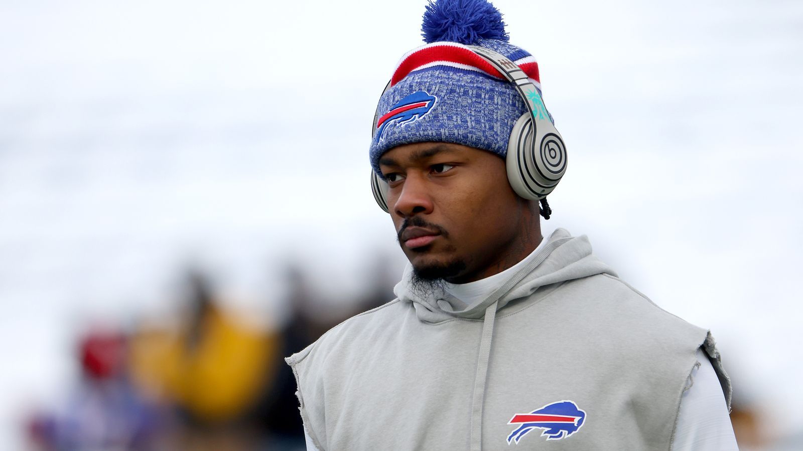 <strong>Verlierer: Stefon Diggs (Buffalo Bills)</strong><br>Apropos Bass bei den Bills. Während alle nur darüber reden, dass der Kick von Bass das Ziel verfehlte und so die Bills-Pleite besiegelte, ist ein mindestens genauso große Fehler daneben in der Offense passiert. Star-Receiver und Top-Anspielstation Diggs ließ einen Ball fallen und verhinderte so einen entscheidenden Monster-Touchdown. Generell gelang ihm seit sieben Spielen kein Score mehr - in der wichtigsten Phase der Saison. Zu wenig für einen Spieler mit seinen Ansprüchen und Ambitionen!