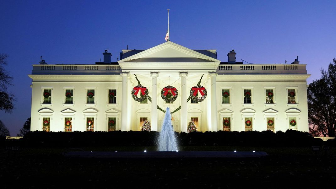 Das Weiße Haus erstrahlt auch in diesem Jahr in festlichem Glanz. 