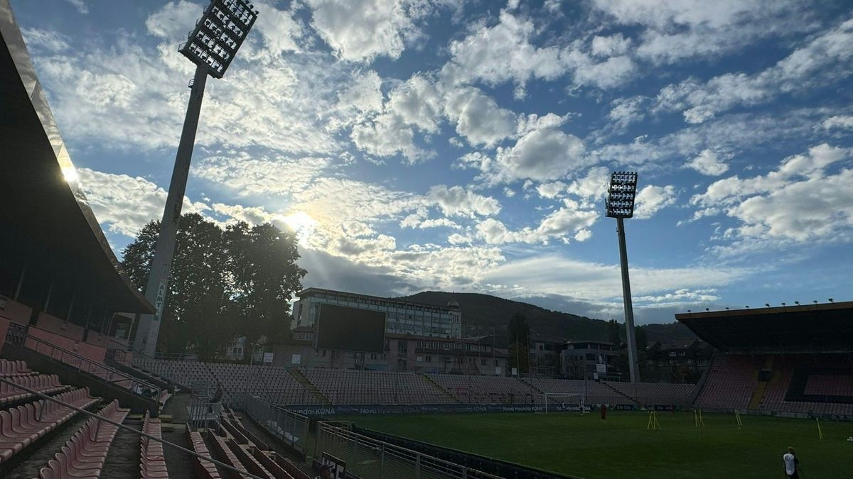 Das kleine Stadion &quot;Bilino Polje&quot; in Zenica