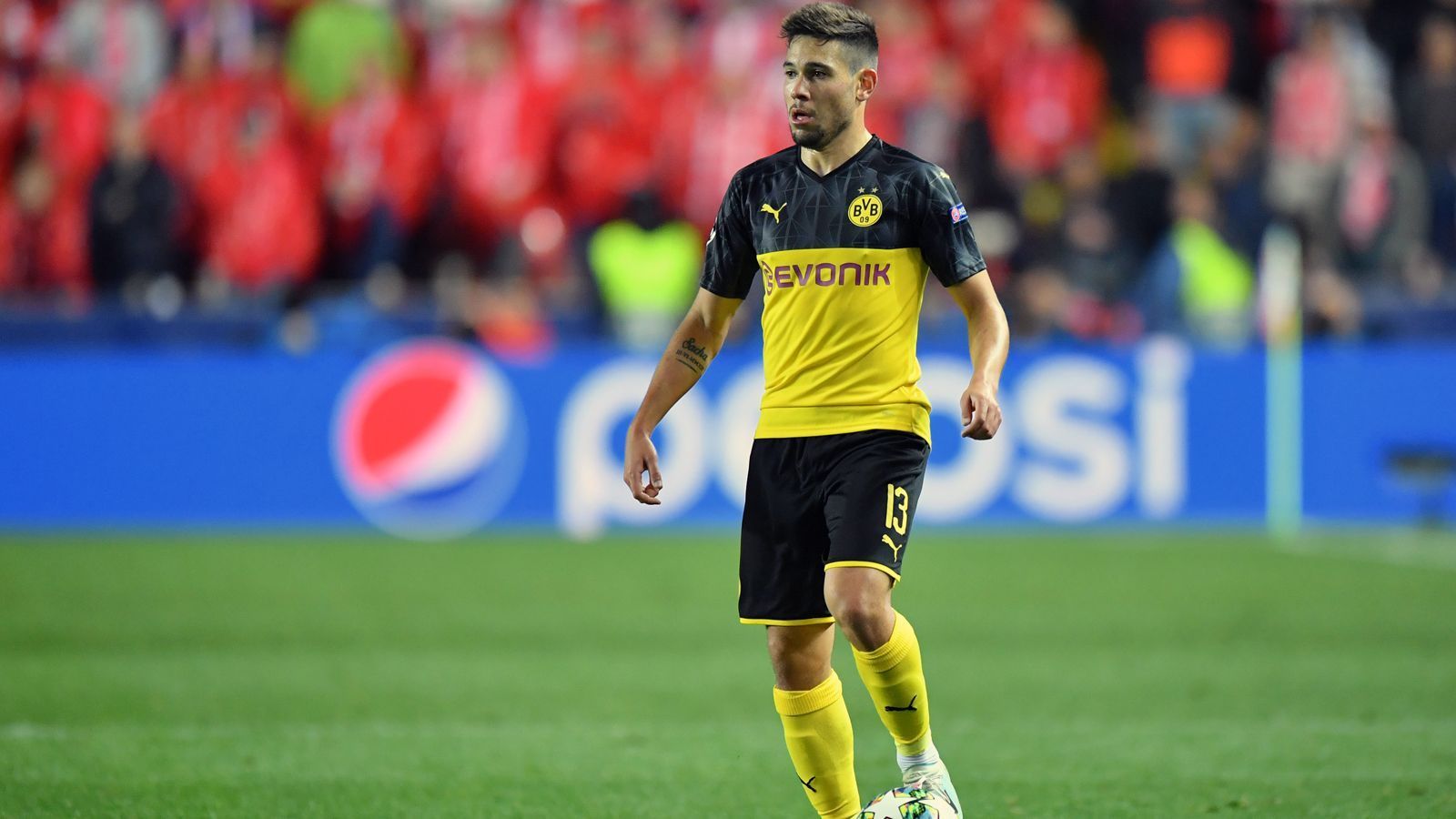 
                <strong>Raphael Guerreiro (Offensive)</strong><br>
                Kam in der Schlussphase (84. Minute) für Hazard. ran-Note: - 
              