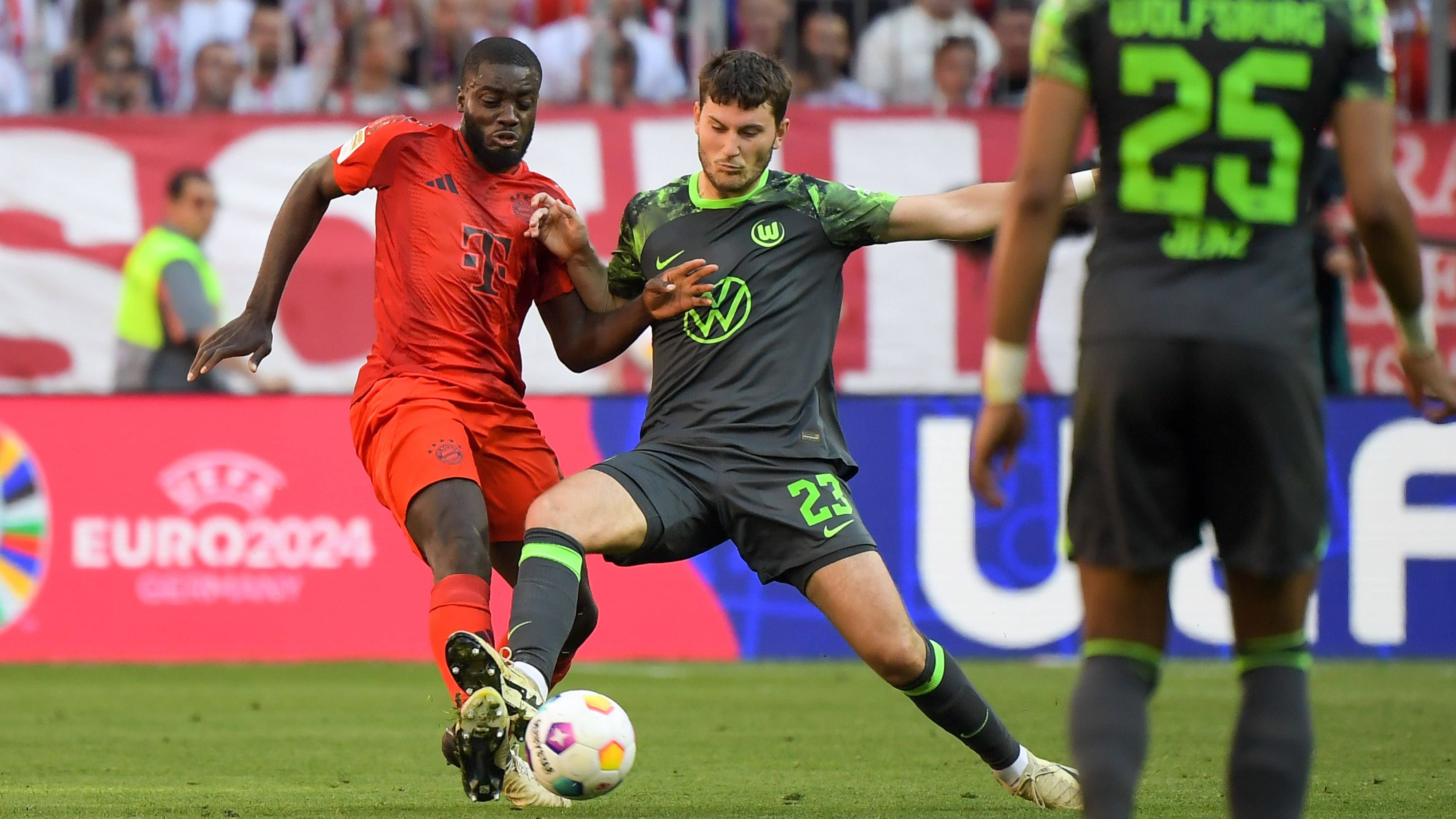 <strong>Dayot Upamecano</strong><br>Der Franzose, zuletzt nur noch Innenverteidiger Nummer vier, darf wegen der Schonung für de Ligt und Dier mal wieder anfangen. Hat überhaupt keine Schiwerigkeiten gegen die harmlosen Gäste. <strong><em>ran</em></strong><strong>-Note: 3</strong>