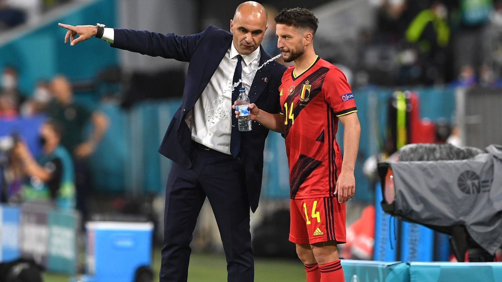 
                <strong>Dries Mertens</strong><br>
                Kommt Mitte der zweiten Halbzeit für Youri Tielemans. Bereitet direkt mit der ersten Aktion eine hervorragende Chance der Belgier vor, kann sich im Anschluss aber nicht mehr allzu sehr hervortun. ran-Note: 4
              