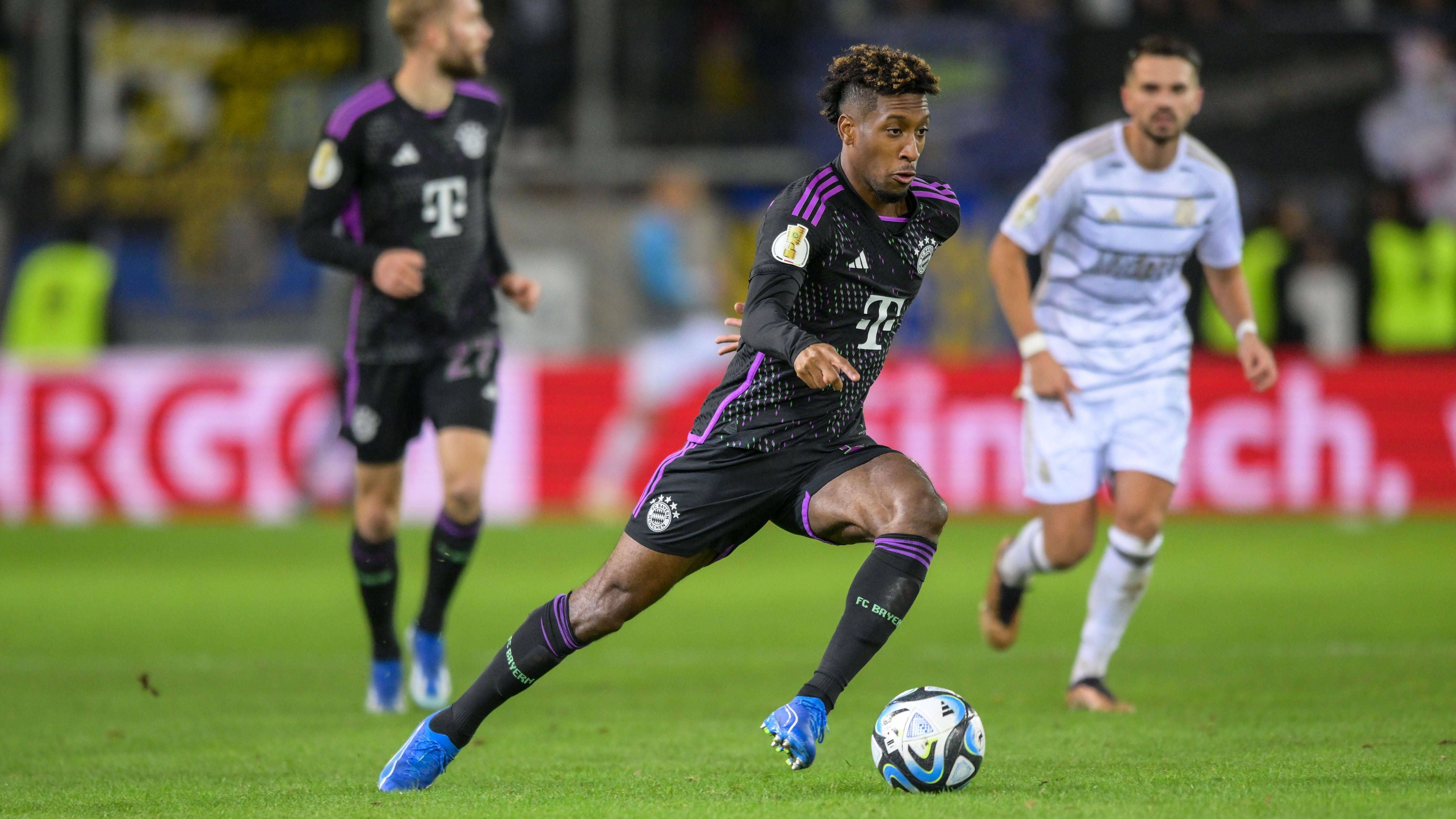 <strong>Kingsley Coman</strong><br>Kommt für Sane ins Spiel und fügt sich mit zwei Fernschüssen ein. Seinen zweiten kratzt Schreiber grandios aus dem Winkel. Sehr engagiert, aber eben auch nicht mit dem gewünschten Erfolg <strong><em>ran</em></strong>-Note: 4