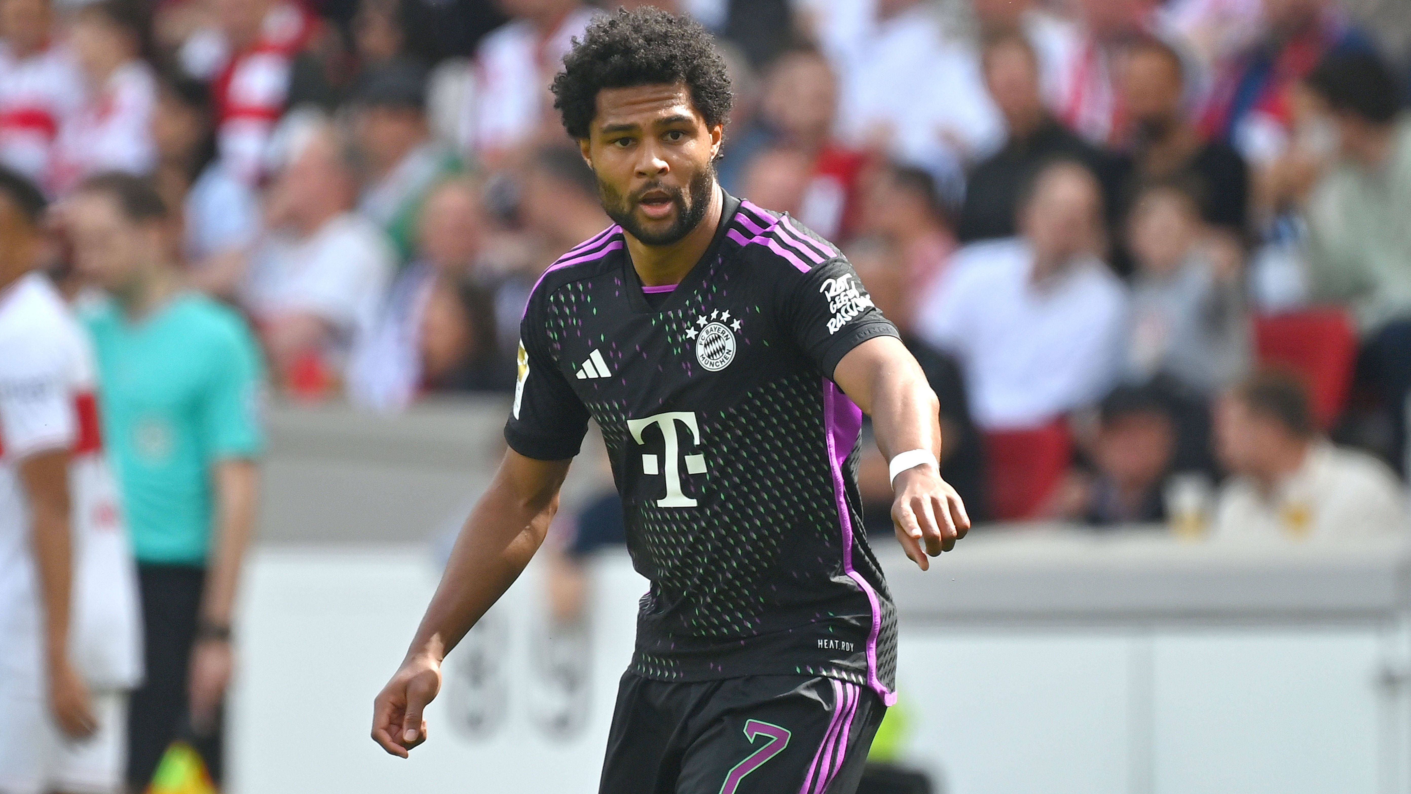 <strong>Serge Gnabry (FC Bayern München)</strong><br>Wird der Rekordmeister einen strauchelnden Großverdiener los? Wie der englische "Mirror" berichtet, soll Newcastle United an Serge Gnabry interessiert sein und offenbar ein Angebot über rund 46,5 Millionen Euro vorlegen wollen. Der 29-Jährige steht noch bis 2026 unter Vertrag, kam in der vergangenen Saison aufgrund diverser Verletzungen aber nur auf magere 430 Ligaminuten ...