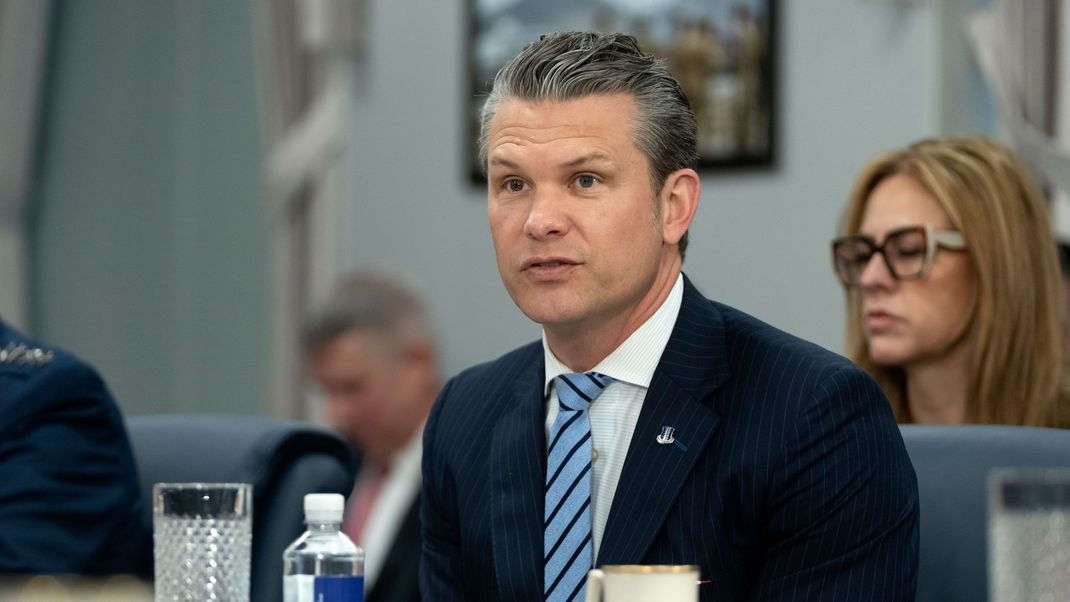 US-Verteidigungsminister Hegseth (Bild) will die US-Armee ordentlich umkrempeln. (Archivbild)
