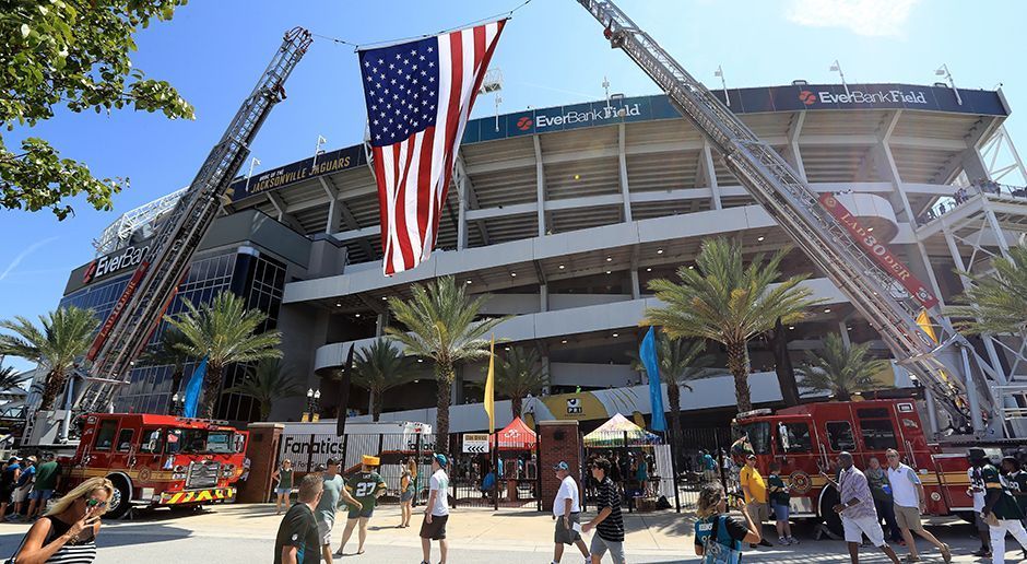 
                <strong>Jacksonville Jaguars: EverBank Field</strong><br>
                Baujahr: 1994.Kosten: 121 Millionen Dollar.Finanzierung aus öffentlichen Geldern: Keine.Kapazität: 67 246.Eröffnung: 1995.
              