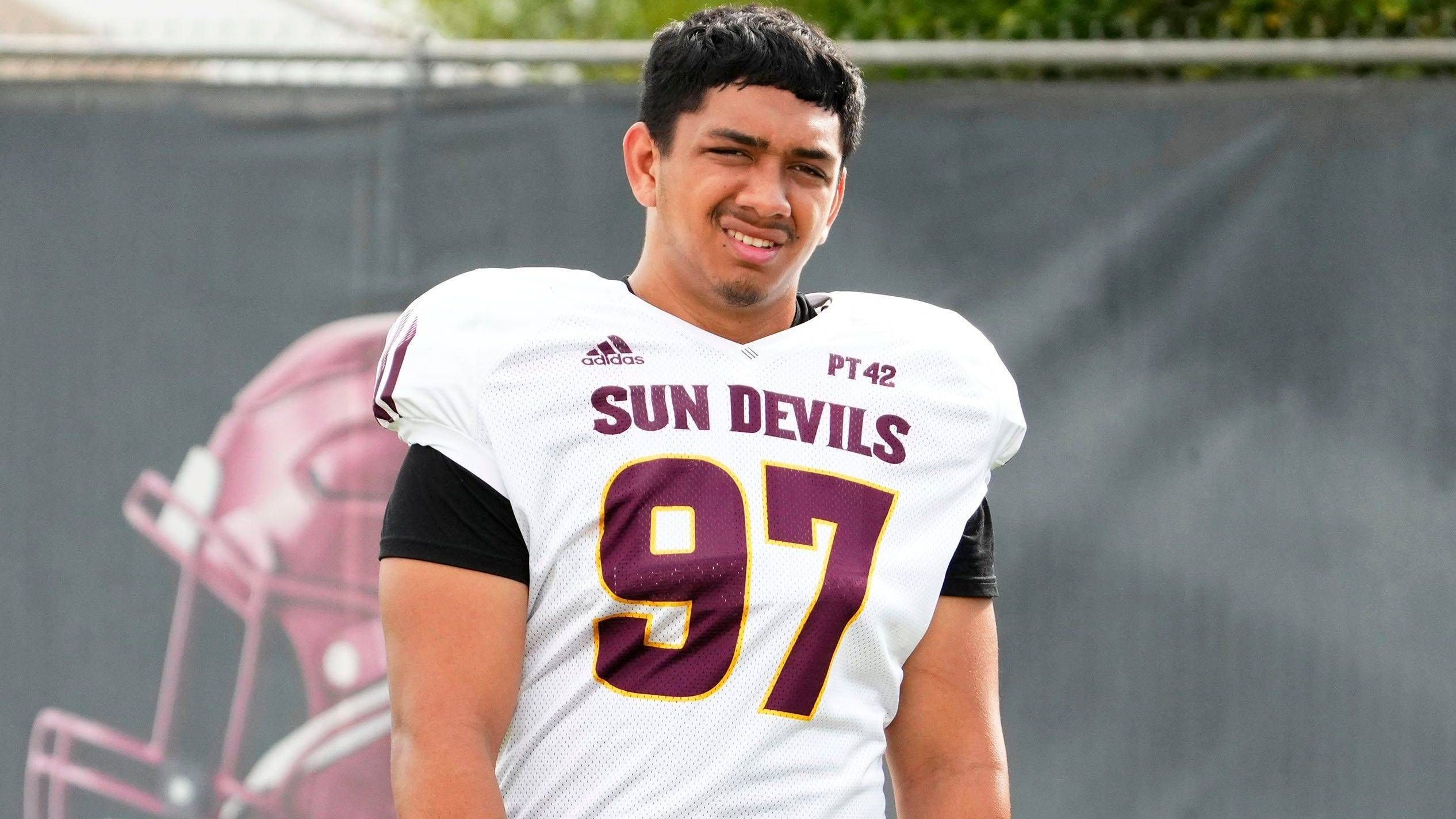 <strong>Blazen Lono-Wong</strong><br>Position: Defensive Lineman<br>College: Arizona State