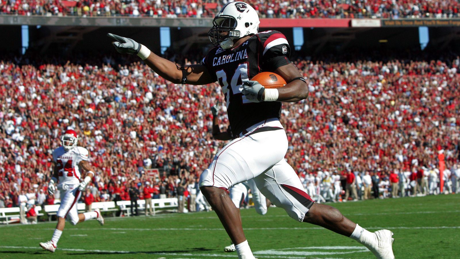 
                <strong>Jared Cook (New Orleans Saints)</strong><br>
                College: South Carolina GamecocksPosition am College: Wide Receiver/Tight EndJahre am College: 3College-Stats: 1107 Receiving Yards - 7 Receiving Touchdowns - 73 ReceptionsGedrafted: 2009 an 89. Stelle von den Tennessee Titans
              