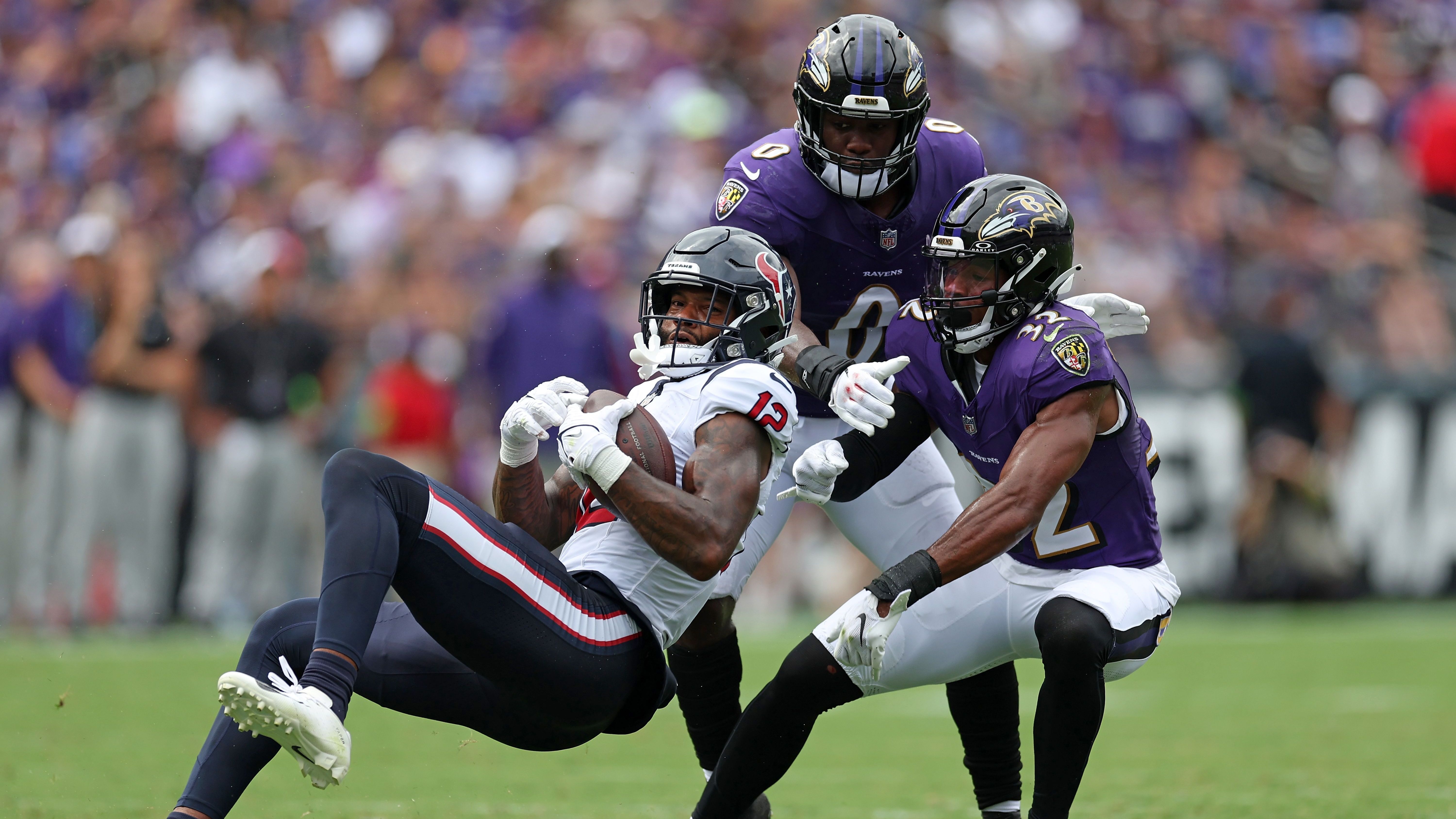 <strong>Marcus Williams (Baltimore Ravens)</strong><br>Marcus Williams (r.) von den Baltimore Ravens hat sich eine Verletzung des Brustmuskels zugezogen und ist nach Angaben von Head Coach John Harbaugh "für eine Weile" raus. Der Safety hat sich aber gegen eine OP entschieden.