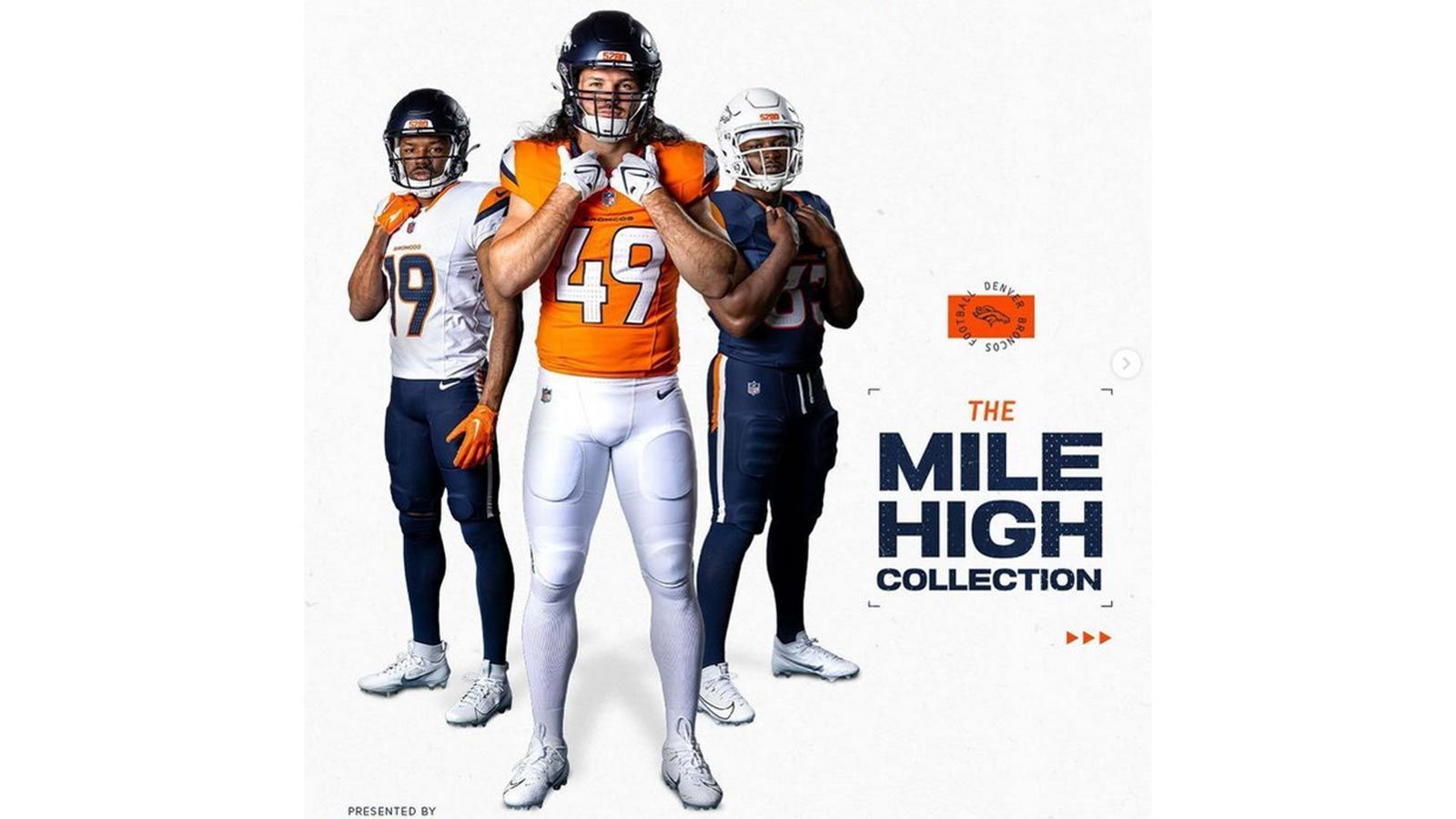 <strong>Denver Broncos</strong><br>
                Team-Farben: Navy-Blau, Orange und Weiß<br>Die <a target="_blank" href="https://www.ran.de/sports/american-football/nfl/news/broncos-trikot-nfl-super-bowl-football-denver-362287">drei neuen Trikots</a> sind jeweils mehrheitlich in einer traditionellen Farbe gehalten. Das erste Shirt ist orange und enthält nur im Schulterbereich weiß-blaue Muster. Das zweite Trikot ist weiß, das dritte ist fast komplett in Dunkelblau gehalten.