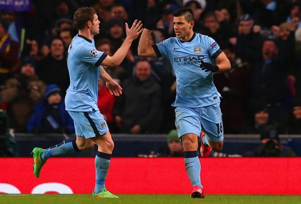 
                <strong>Manchester City: 45 Tore</strong><br>
                Die meisten Tore für Manchester City schoss in dieser Spielzeit Sergio Agüero: Der Argentinier traf sechs Mal, insgesamt kommt der amtierende englische Meister auf zehn Tore. 
              